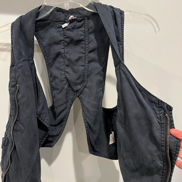 Women’s Free People Tencel Charcoal Gray Moto Vest Size XS - Picture 6 of 16